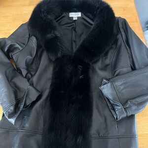 Preston &York Elegant Black Fox Fur-Trimmed Women's Jacket Lamb Skin 100% shell